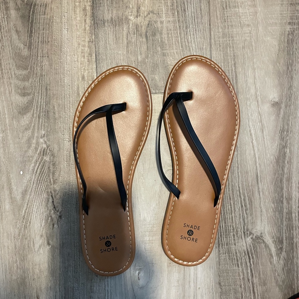 Cute sandalssize 8